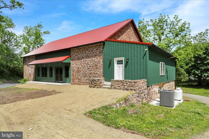Property Photo:  34 Westley Road  PA 19540 