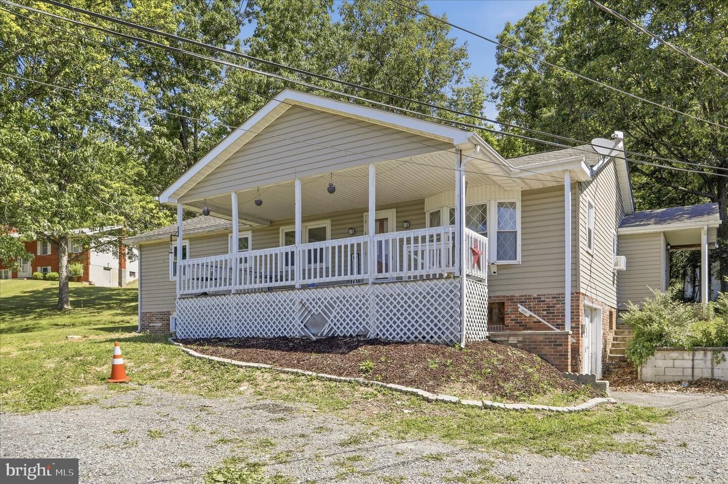 Property Photo:  230 Sunnydale Drive  WV 26726 