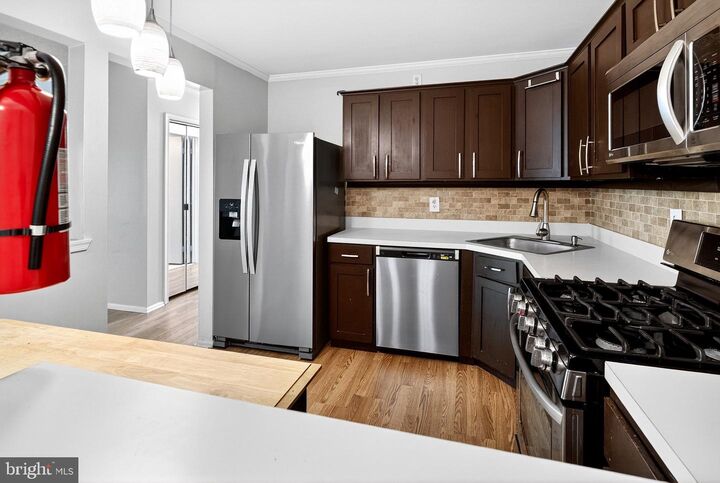 Property Photo:  19 Hemlock Court  NJ 08619 