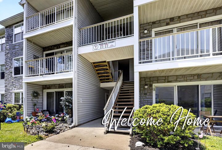 Property Photo:  19 Hemlock Court  NJ 08619 
