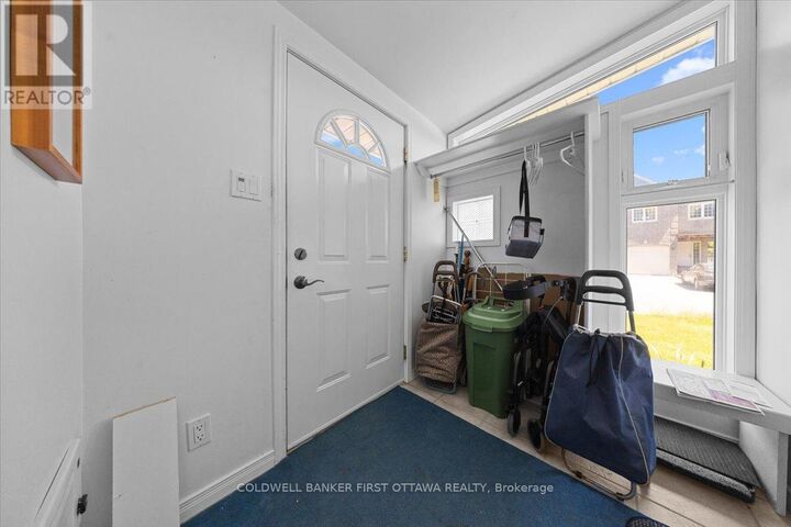 Property Photo:  832 Ivanhoe Avenue  ON K2B 5S3 