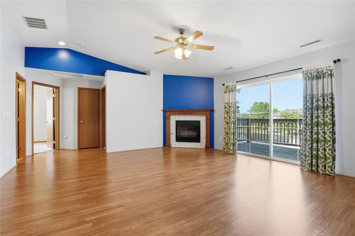 Property Photo:  4611 1st Ave SW 10  IA 52404 