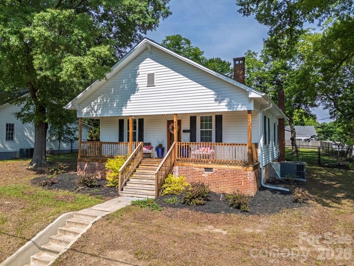 Property Photo:  400 S Rose Avenue  NC 28083 