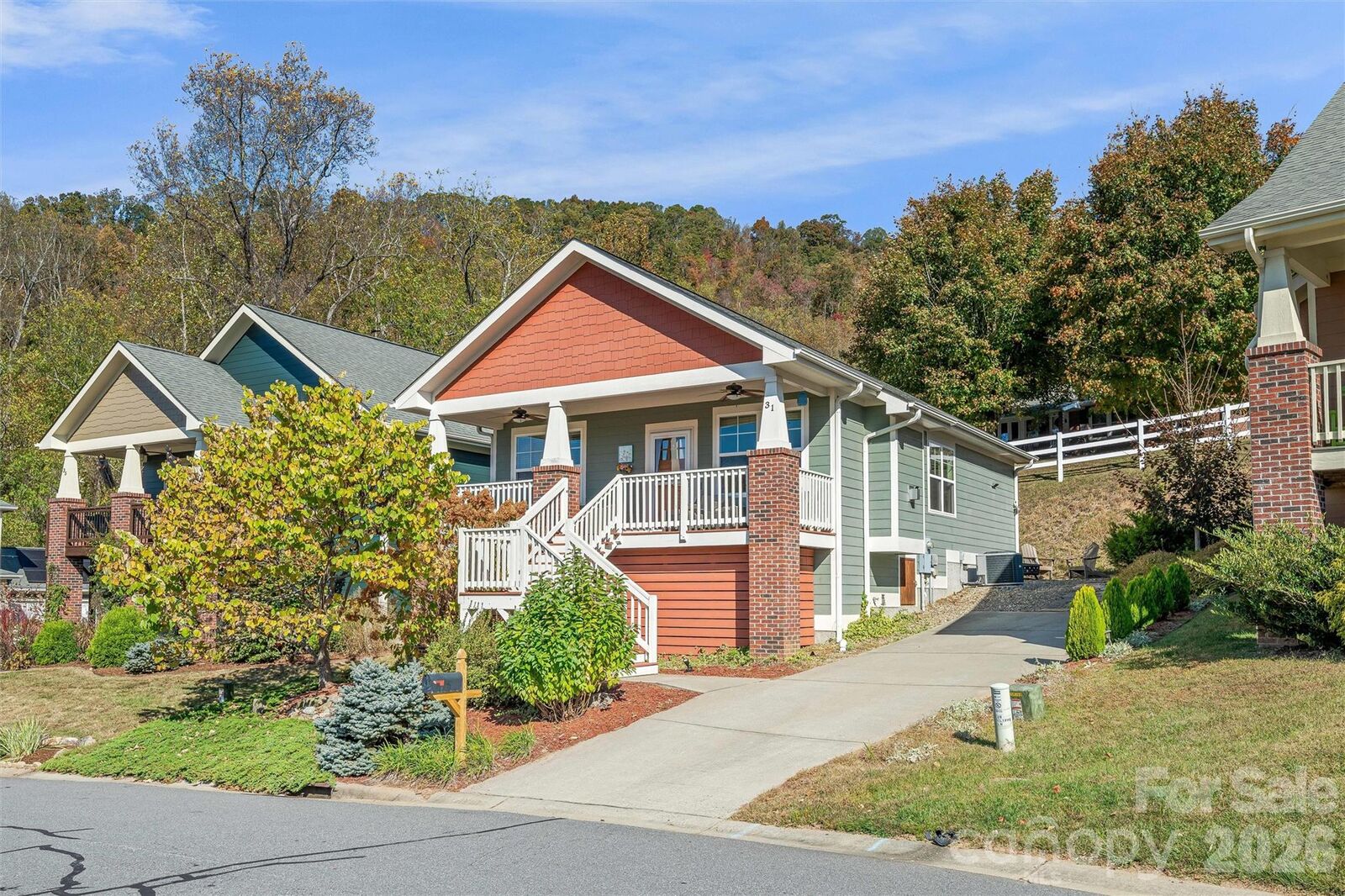 Property Photo:  31 Byrdcliffe Lane  NC 28805 