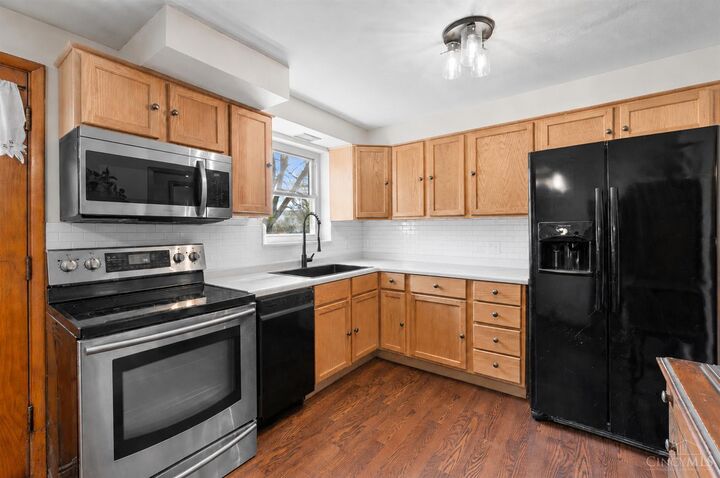Property Photo: 873 E US Rt 22 &Amp 3 OH 45152