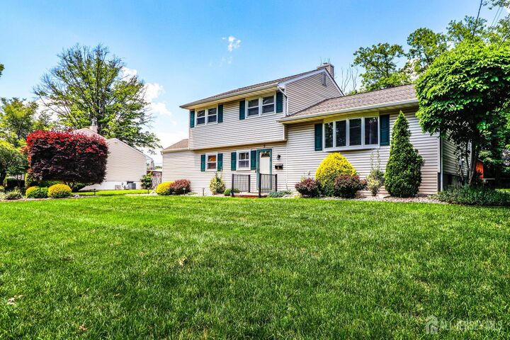 Property Photo:  5 Overhill Road  NJ 08816 