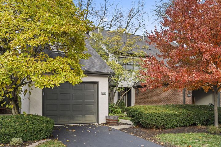 Property Photo:  6752 Willow Grove E Place  OH 43017 