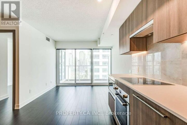 Property Photo:  19 Bathurst Street 2309  ON M5V 0N2 