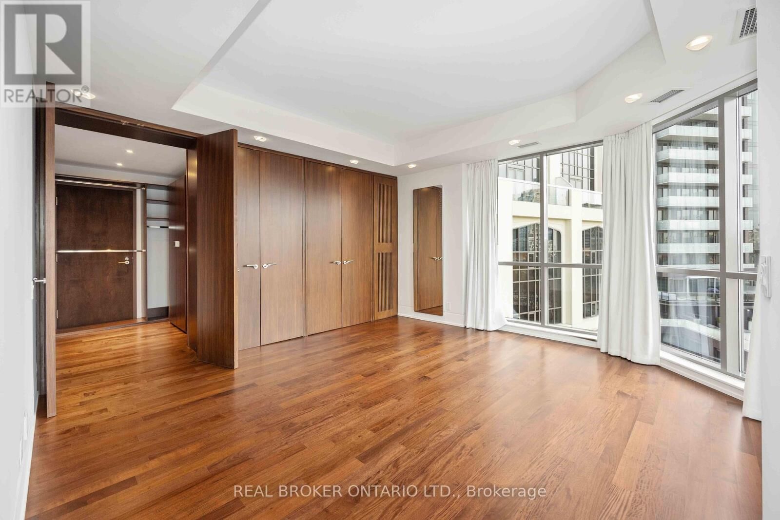 Property Photo:  3 McAlpine Street 701  ON M5R 3T5 