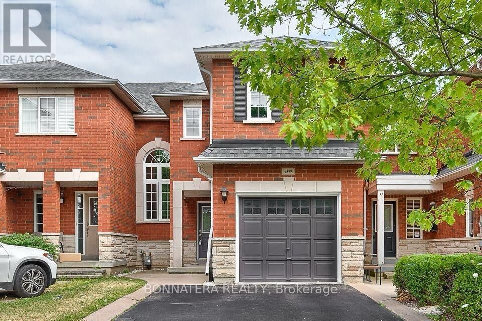 Property Photo:  2399 Newcastle Crescent  ON L6M 4P8 