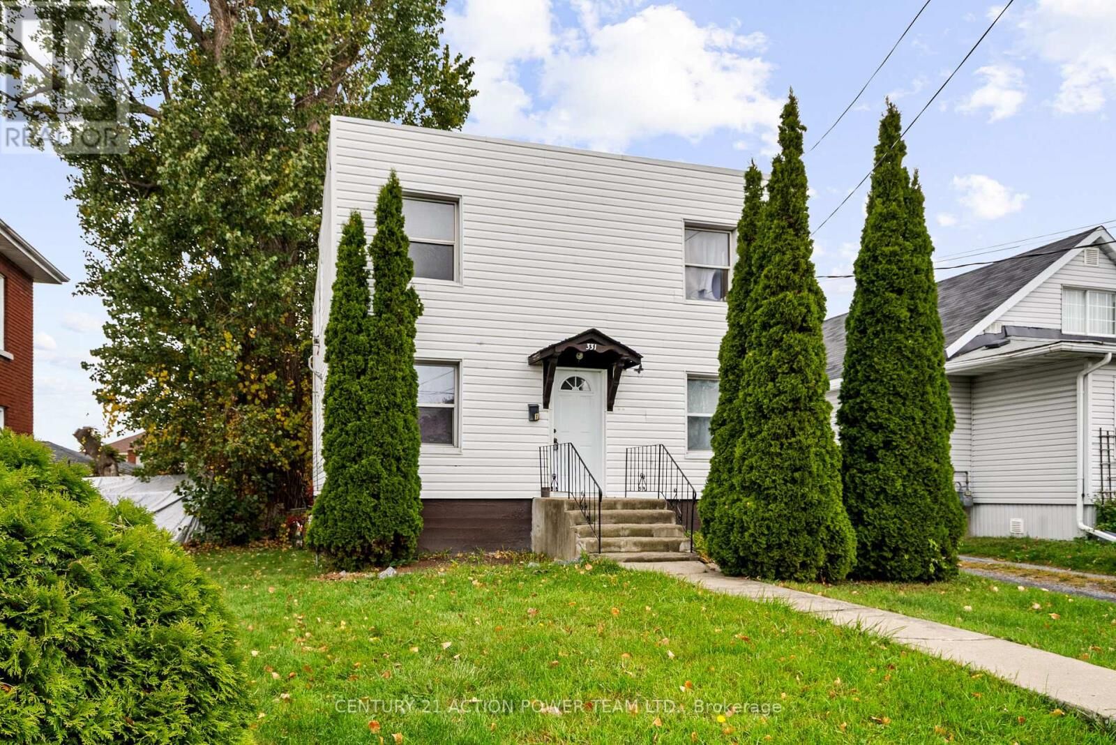 Property Photo:  331 7th Street East  ON K6H 2R8 