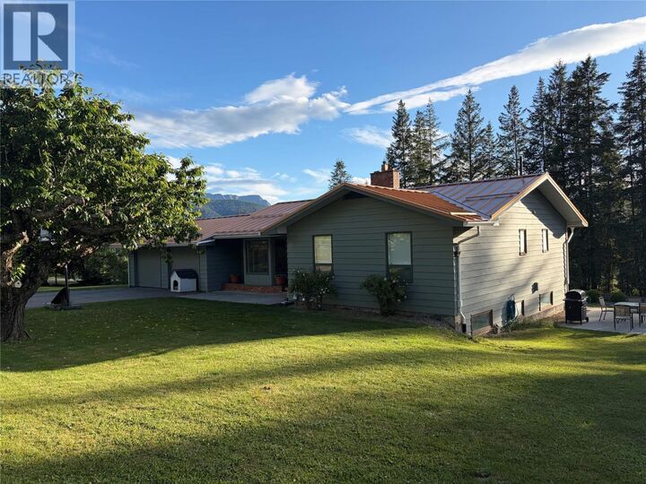 Property Photo: 5851 20 Avenue Northeast BC V1E 1Y4
