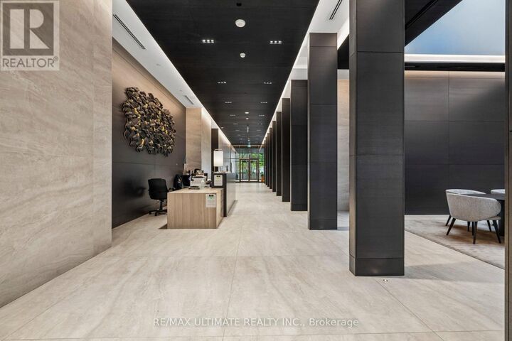 Property Photo:  2221 Yonge Street 3905  ON M4S 2B4 
