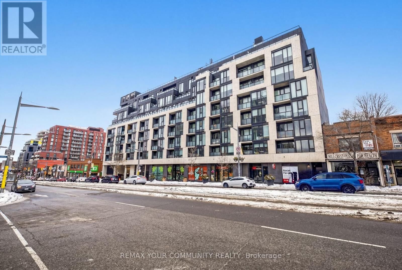 Property Photo:  840 St Clair Avenue West 515  ON M6C 0A4 