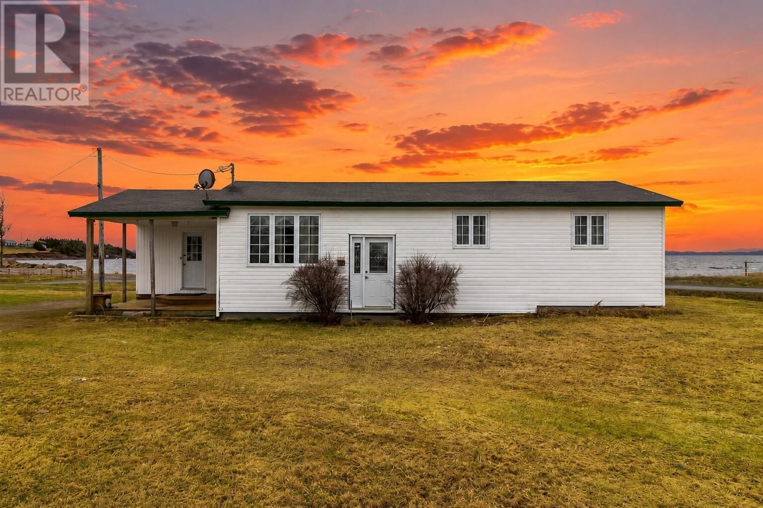 Property Photo:  18 Lower Road  NL A0B 2E0 