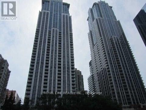 Property Photo:  763 Bay Street 809  ON M5G 2R3 