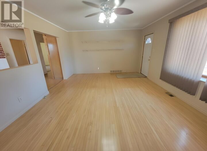 Property Photo:  813 Phair Ave  ON P9A 2M5 