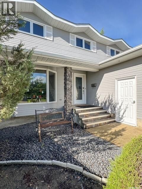 Property Photo:  418 Curry Crescent  SK S9H 4X4 