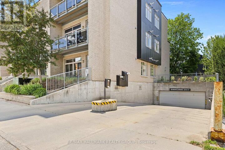 Property Photo:  682 Churchill Avenue North 311  ON K1Z 5G5 
