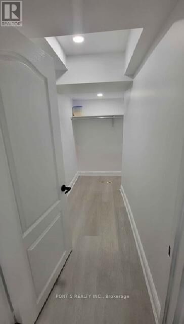 Property Photo:  8 Chestermere Crescent South  ON L7A 2A4 
