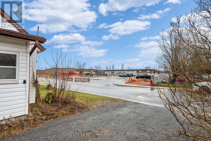 Property Photo:  11 North Street  ON K0H 2H0 