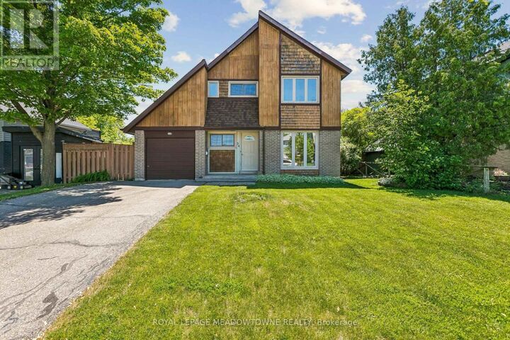 Property Photo:  34 Plainsman Road  ON L5N 1C7 