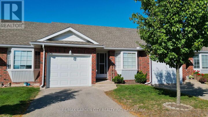Property Photo:  162 First Street 11  ON L3B 4S2 