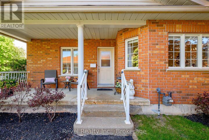 Property Photo:  111 Colborne Street 1  ON K0M 1N0 