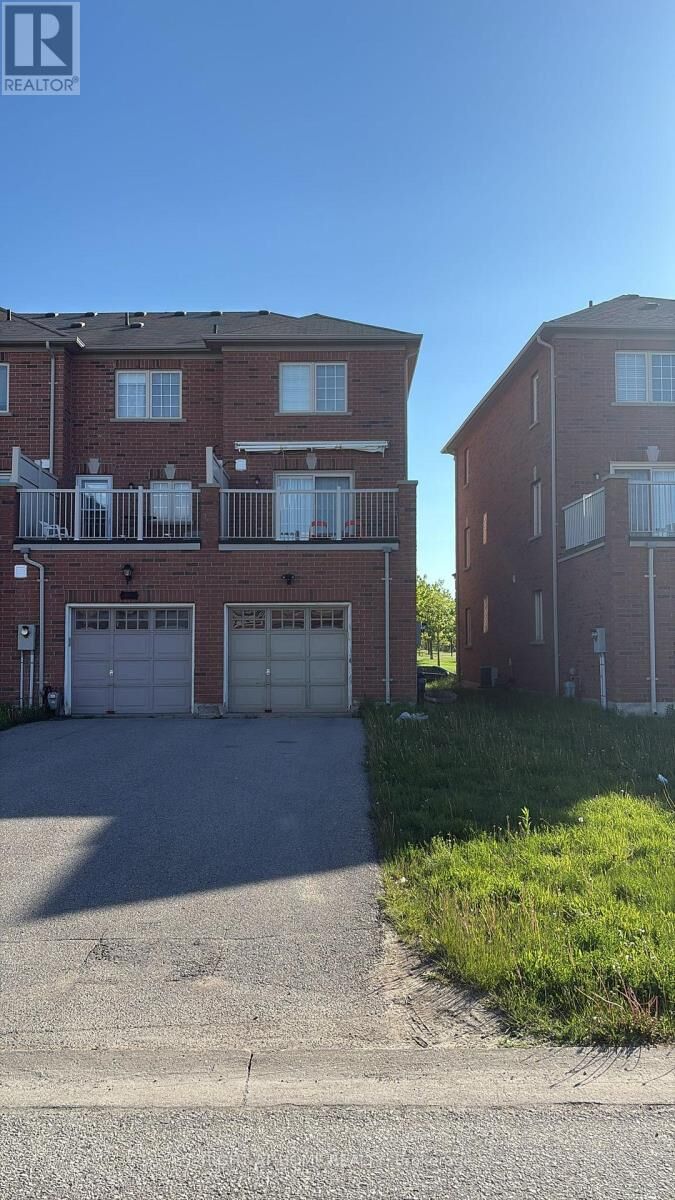 Property Photo: 2628 Bur Oak Avenue ON L6B 1J2