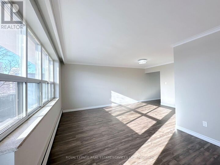 Property Photo:  276 St Clair Avenue West 304  ON M4V 1R9 