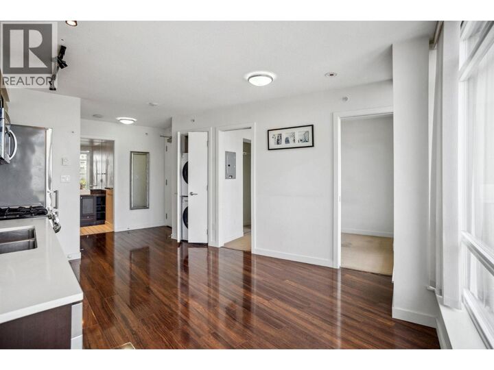 Property Photo:  4815 Eldorado Mews 810  BC V5R 0B2 