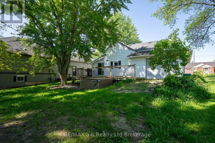 Property Photo:  80 Stover Street North  ON N0J 1P0 