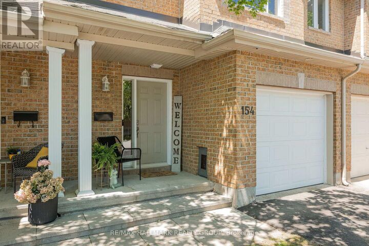 Property Photo:  154 Talltree Crescent  ON K2S 0B1 