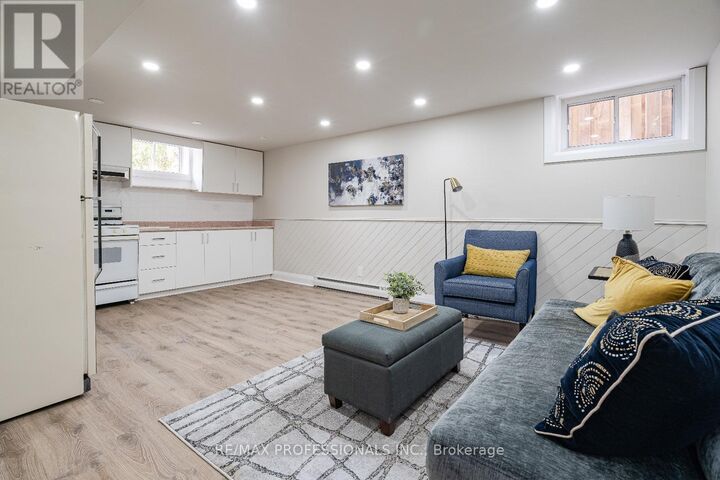 Property Photo:  364 Rathburn Road  ON M9B 2M1 