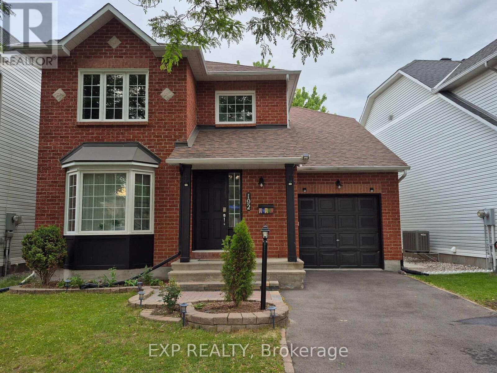 Property Photo:  192 Windhurst Drive  ON K2G 6J4 