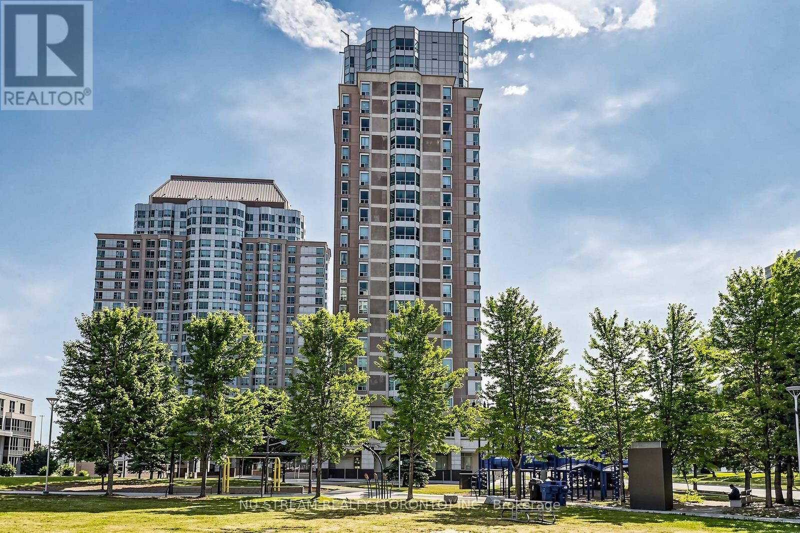 Property Photo:  1 Lee Centre Drive 1002  ON M1H 3J2 