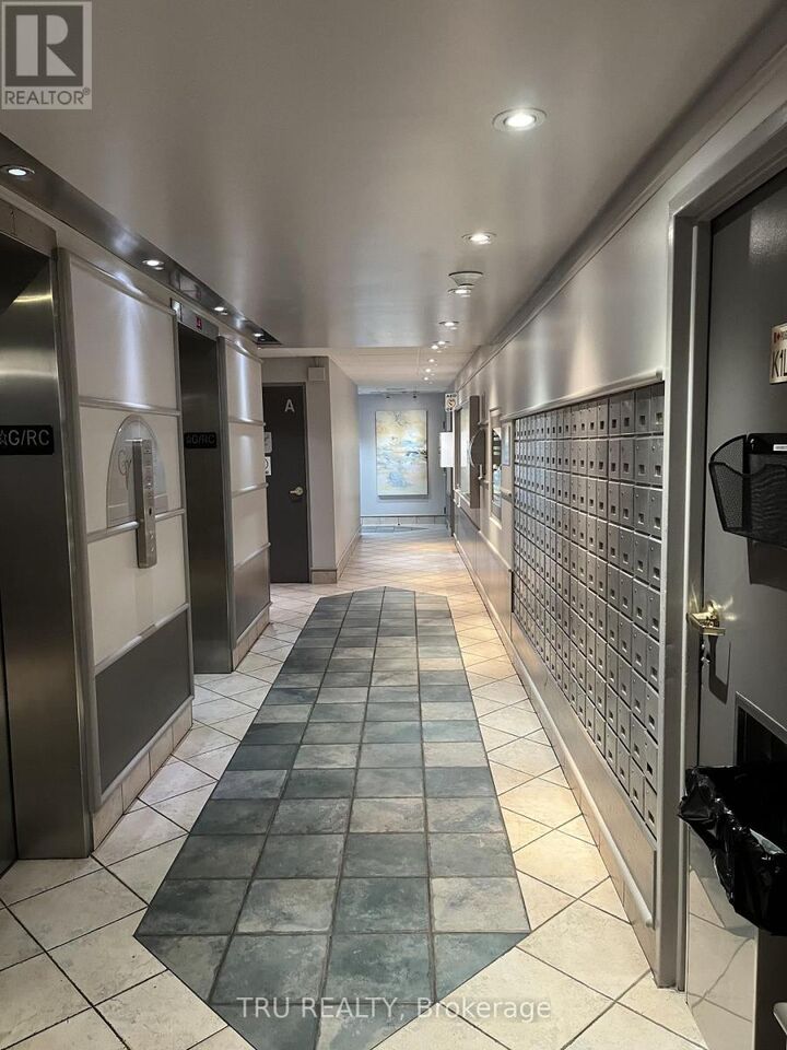 Property Photo:  158C McArthur Avenue Ph6  ON K1L 8E7 