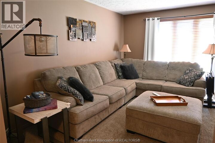 Property Photo:  5 Bernard Avenue East  ON N0P 2C0 