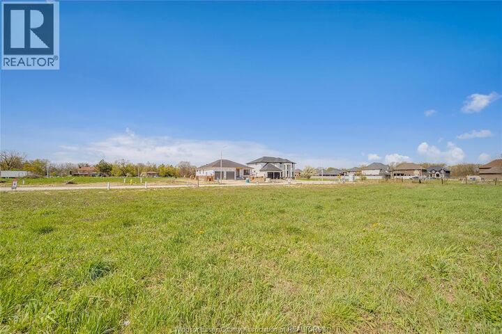 Property Photo:  3673 Farrow Avenue  ON N9H 0B3 