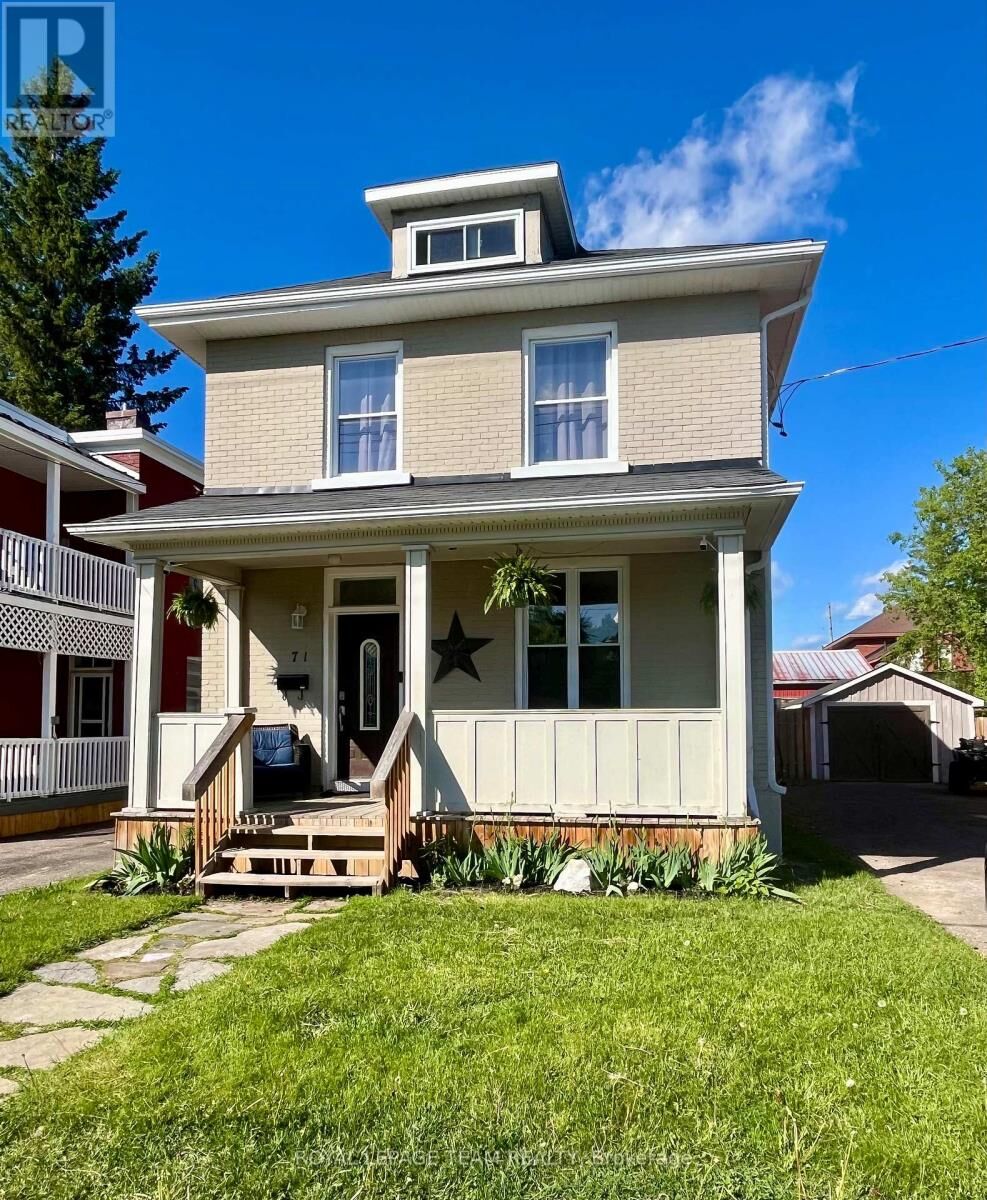 Property Photo:  71 Argyle Street North  ON K7V 1S7 