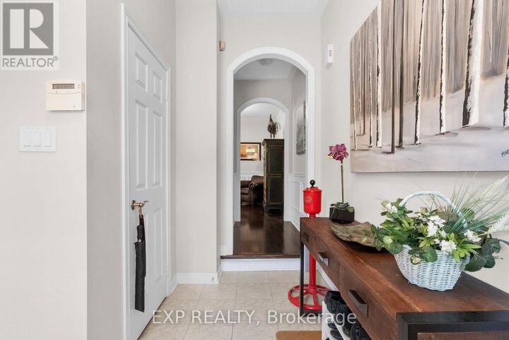 Property Photo:  450 Worthington Avenue 24  ON L4E 0E5 