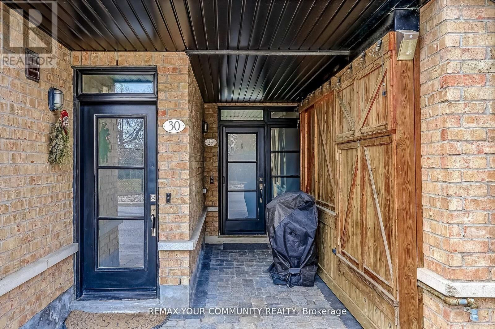 Property Photo:  8169 Kipling Avenue 29  ON L4L 0G4 