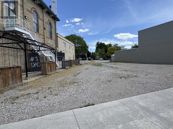 Property Photo:  19 Albert Street  ON N0M 1L0 
