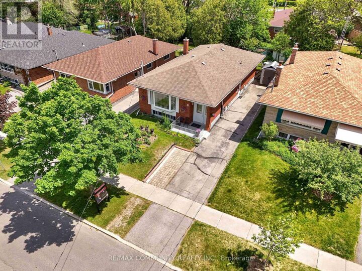 Property Photo:  31 Kilbride Road  ON M1J 1X6 