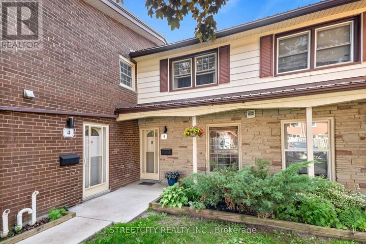 Property Photo:  5 Arbour Glen Crescent  ON N5Y 1Z9 