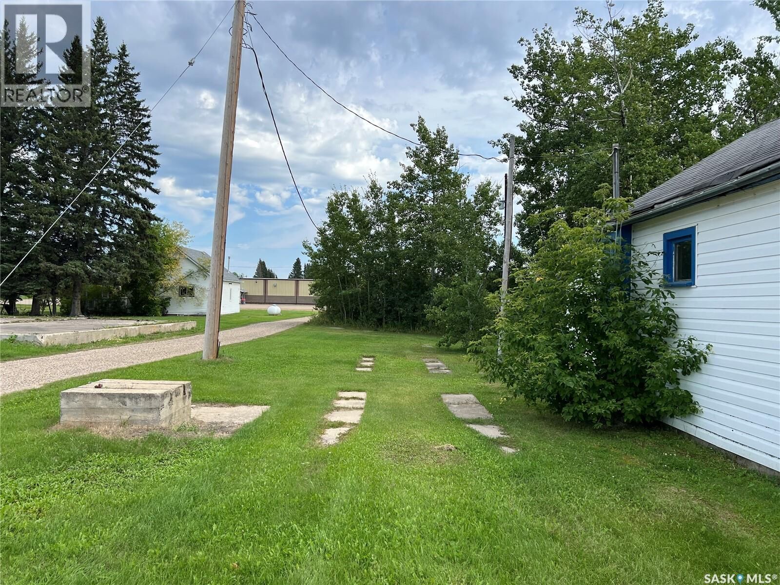Property Photo:  105 1st Avenue S  SK S0M 0T0 