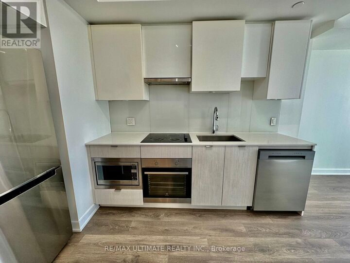Property Photo:  195 Redpath Avenue 1211  ON M4P 0E4 