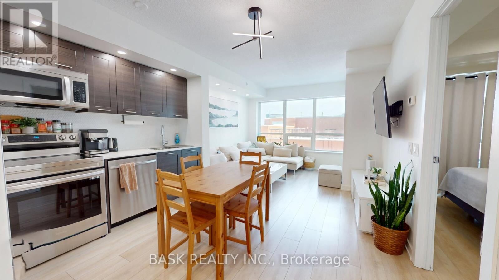 Property Photo:  2220 Lake Shore Boulevard West 406  ON M8V 0C1 