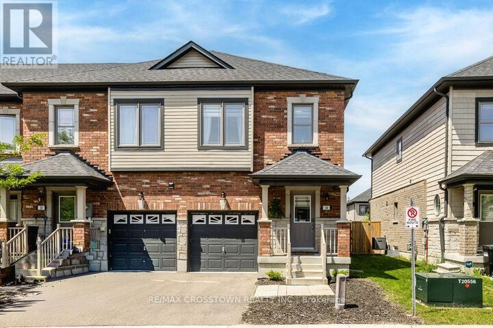 Property Photo:  18 Deneb Street  ON L4M 0K6 