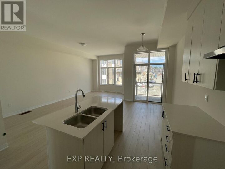 Property Photo:  6 Russel Wice Avenue  ON L4S 0N7 